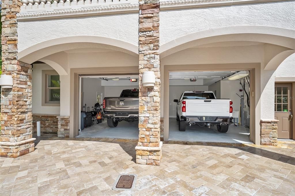 For Sale: $1,125,000 (4 beds, 4 baths, 5040 Square Feet)