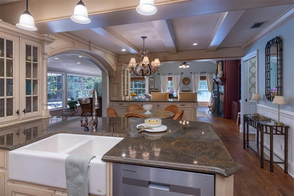 For Sale: $2,395,000 (5 beds, 3 baths, 3456 Square Feet)