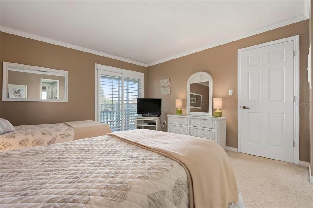 For Sale: $589,900 (2 beds, 2 baths, 1479 Square Feet)