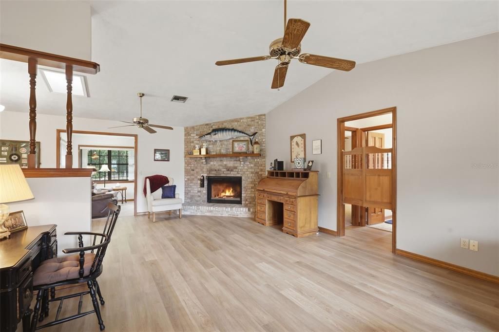 For Sale: $385,000 (3 beds, 2 baths, 1959 Square Feet)