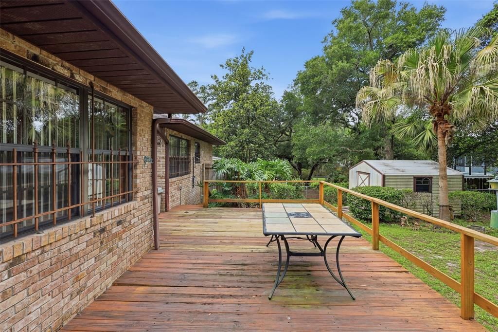 For Sale: $385,000 (3 beds, 2 baths, 1959 Square Feet)