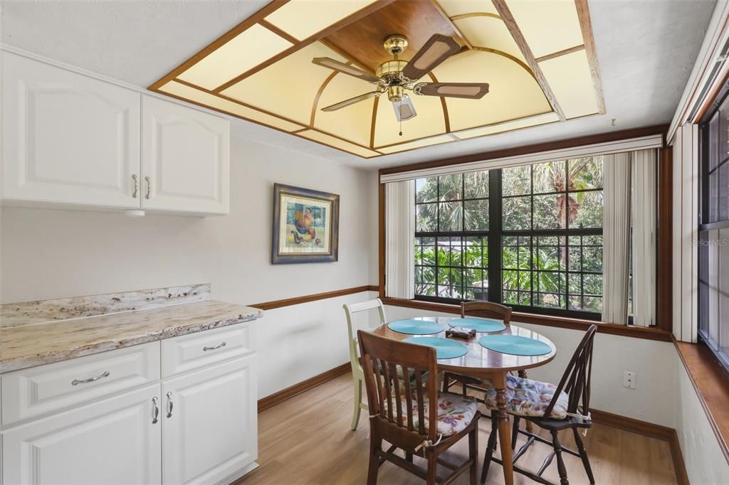 For Sale: $385,000 (3 beds, 2 baths, 1959 Square Feet)