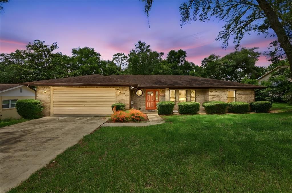 For Sale: $385,000 (3 beds, 2 baths, 1959 Square Feet)