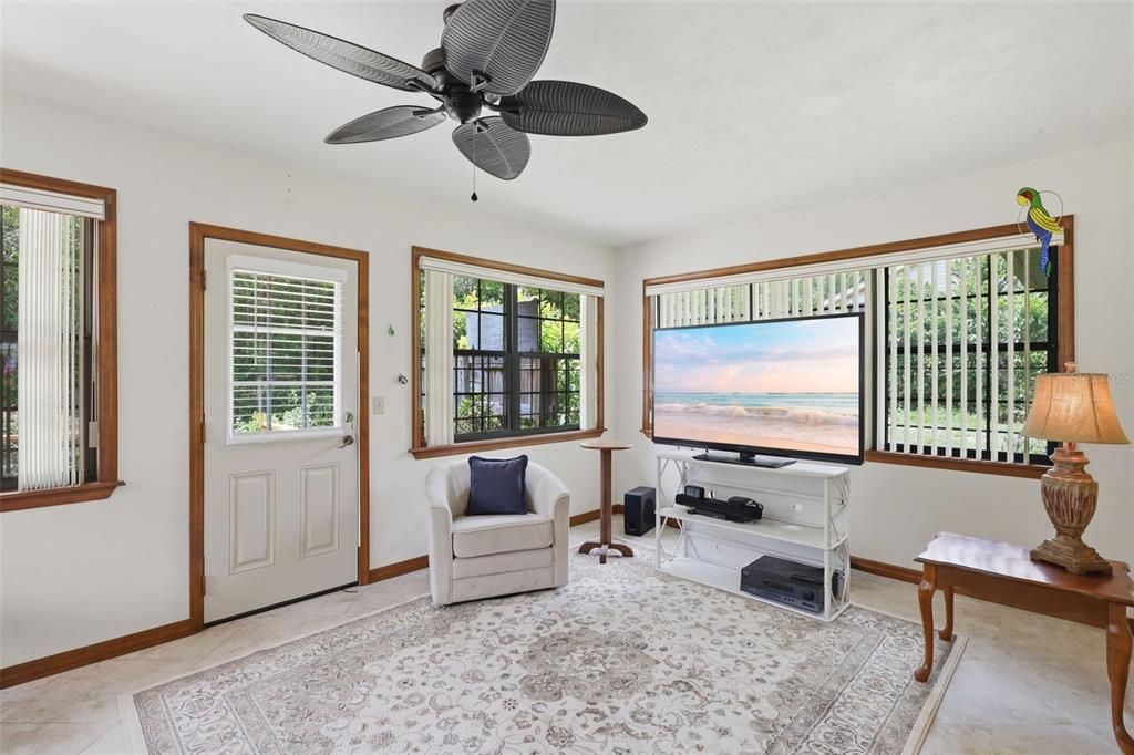 For Sale: $385,000 (3 beds, 2 baths, 1959 Square Feet)