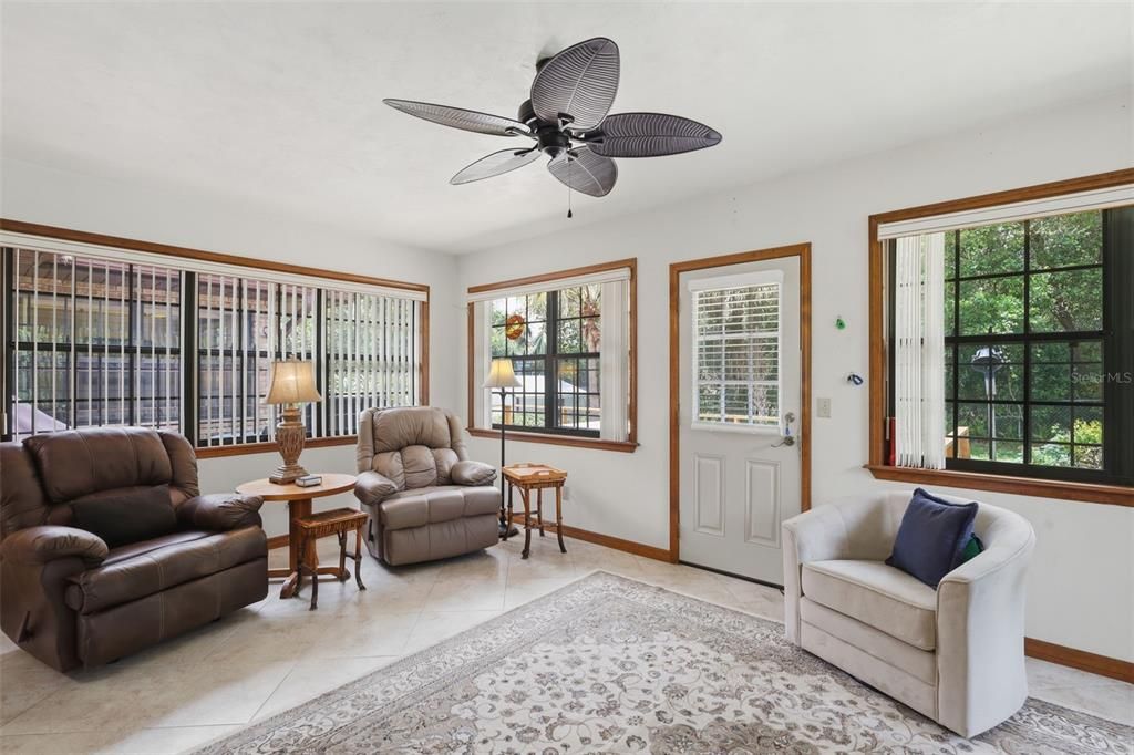For Sale: $385,000 (3 beds, 2 baths, 1959 Square Feet)