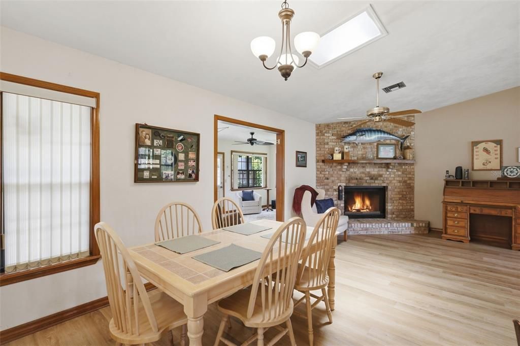 For Sale: $385,000 (3 beds, 2 baths, 1959 Square Feet)