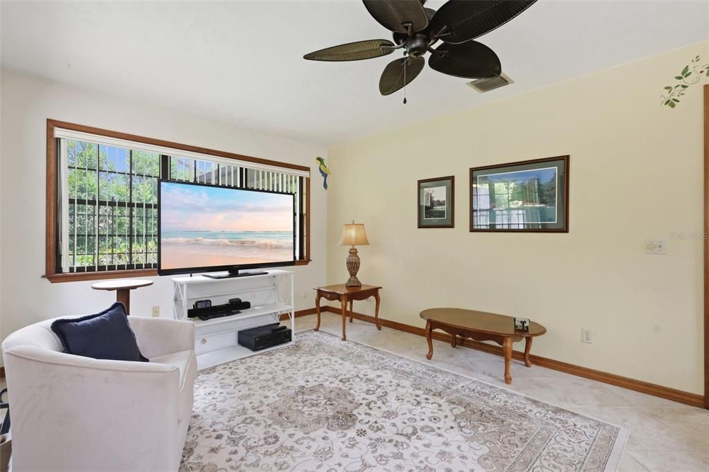 For Sale: $385,000 (3 beds, 2 baths, 1959 Square Feet)