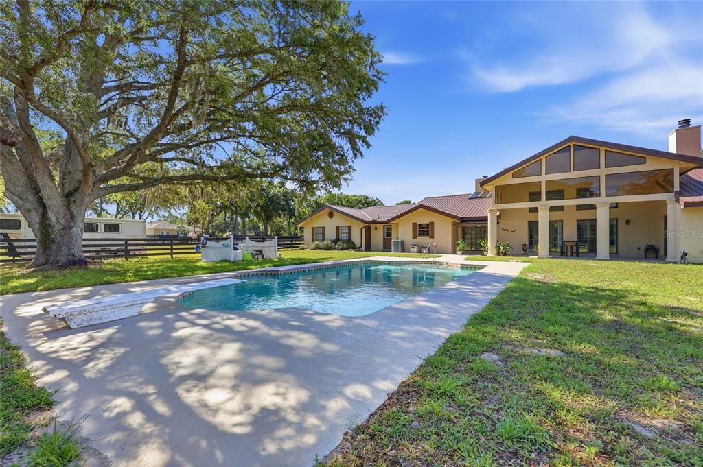 For Sale: $799,000 (4 beds, 2 baths, 3611 Square Feet)