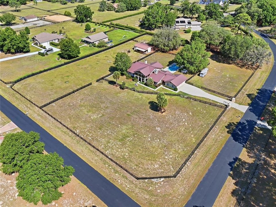 For Sale: $799,000 (4 beds, 2 baths, 3611 Square Feet)