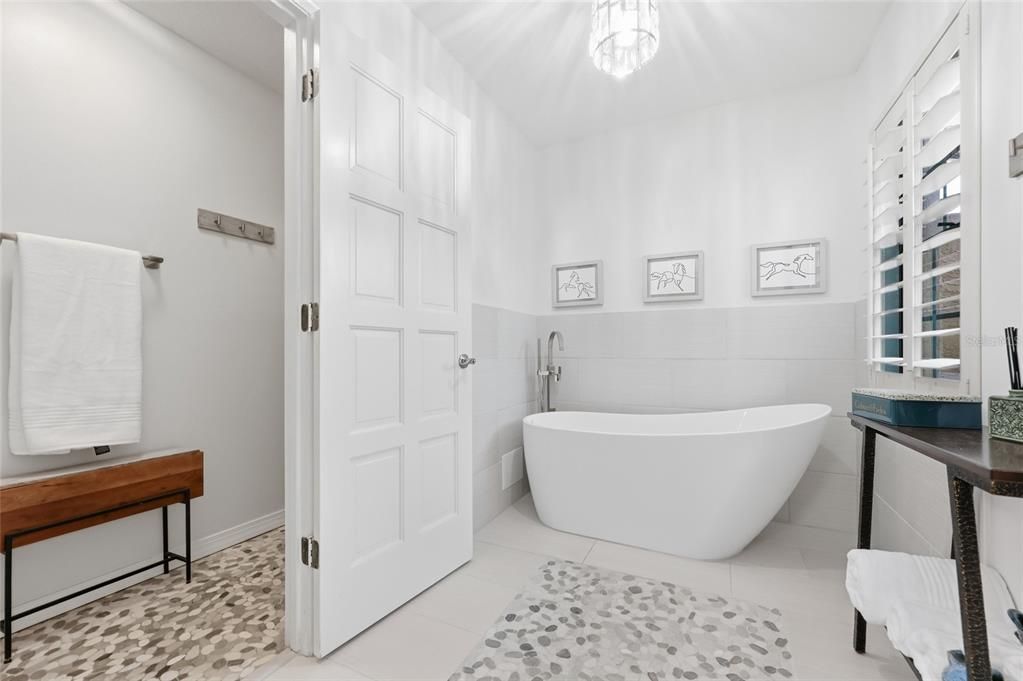 For Sale: $799,000 (4 beds, 2 baths, 3611 Square Feet)