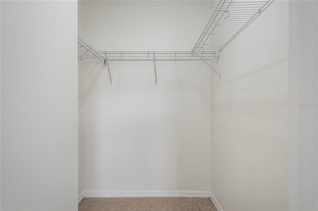 Activo con contrato: $445,000 (4 camas, 3 baños, 1905 Pies cuadrados)