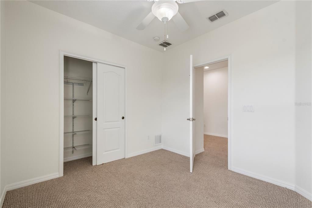 Activo con contrato: $445,000 (4 camas, 3 baños, 1905 Pies cuadrados)