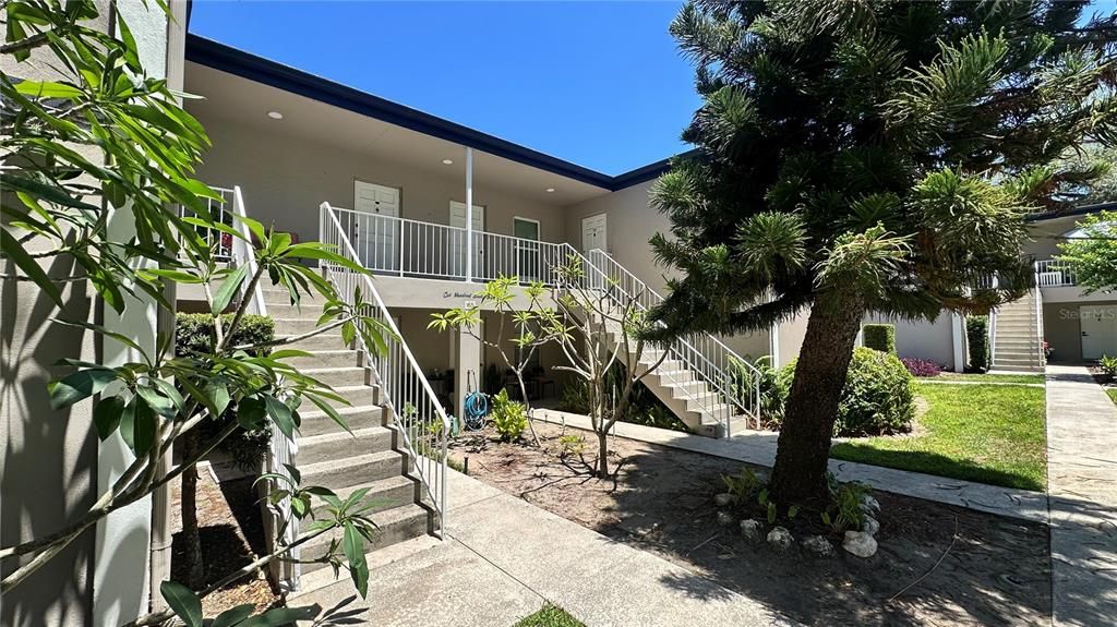 For Sale: $110,000 (1 beds, 1 baths, 760 Square Feet)