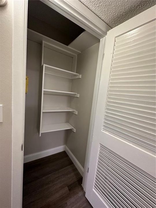 For Sale: $110,000 (1 beds, 1 baths, 760 Square Feet)