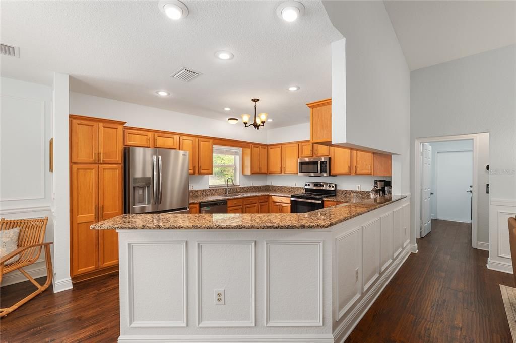 For Sale: $335,000 (3 beds, 2 baths, 1847 Square Feet)
