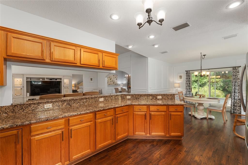 For Sale: $335,000 (3 beds, 2 baths, 1847 Square Feet)