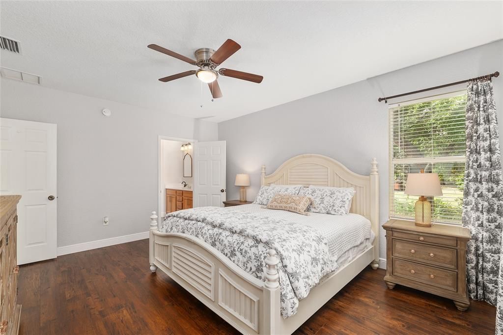 For Sale: $335,000 (3 beds, 2 baths, 1847 Square Feet)