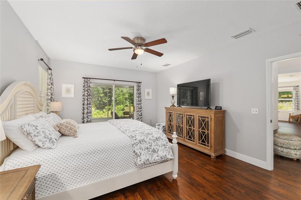 For Sale: $335,000 (3 beds, 2 baths, 1847 Square Feet)
