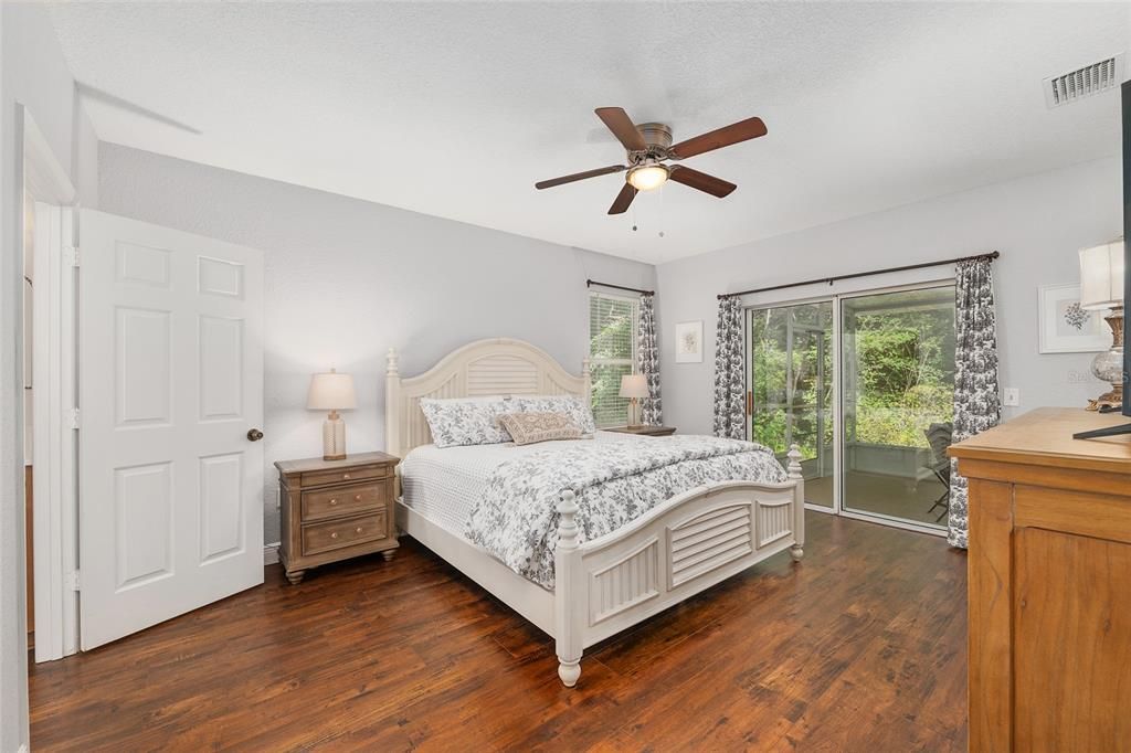 For Sale: $335,000 (3 beds, 2 baths, 1847 Square Feet)