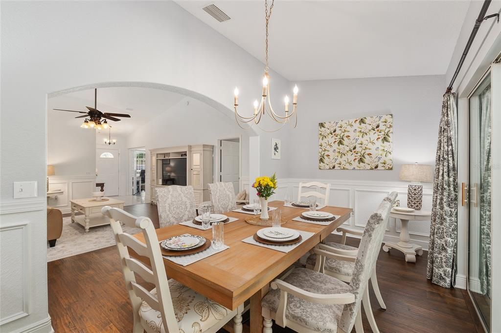 For Sale: $335,000 (3 beds, 2 baths, 1847 Square Feet)