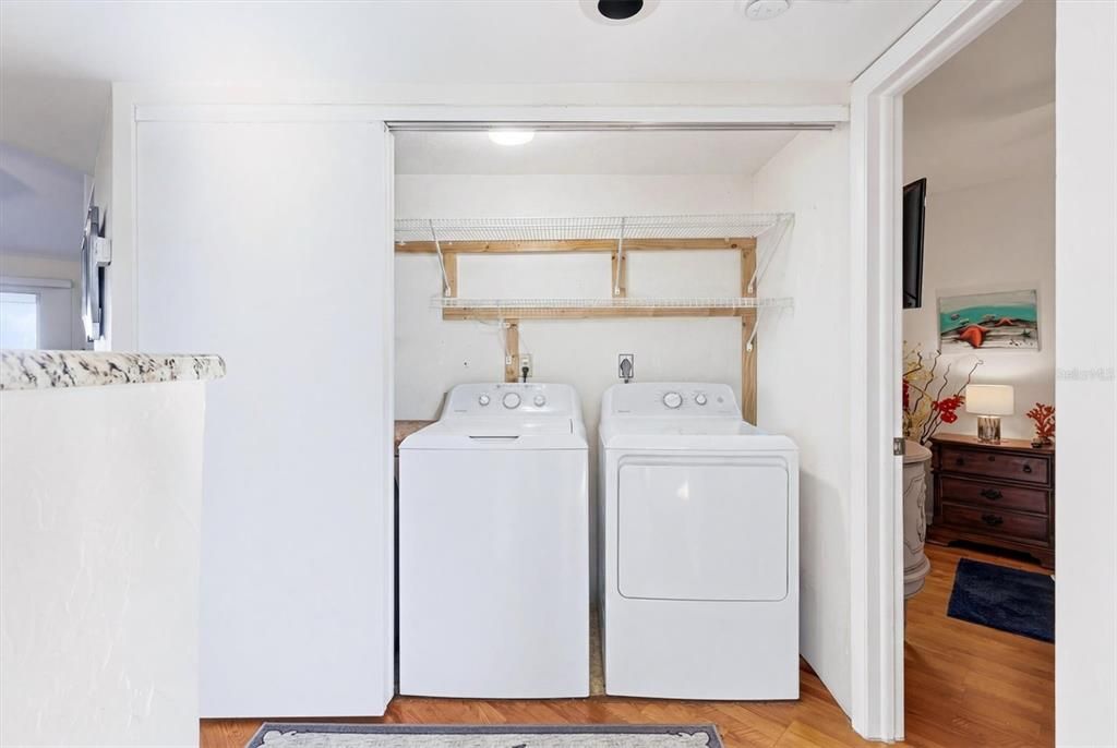 Activo con contrato: $269,000 (2 camas, 2 baños, 1093 Pies cuadrados)