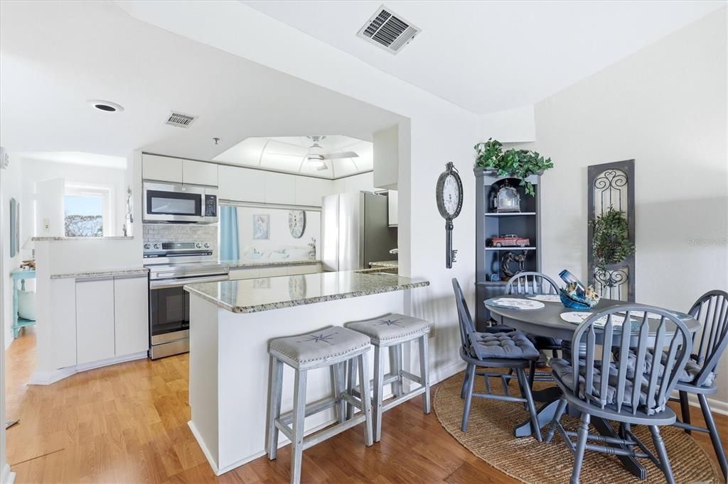 Activo con contrato: $269,000 (2 camas, 2 baños, 1093 Pies cuadrados)