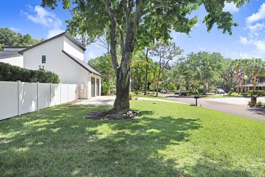 Active With Contract: $999,900 (5 beds, 3 baths, 3345 Square Feet)