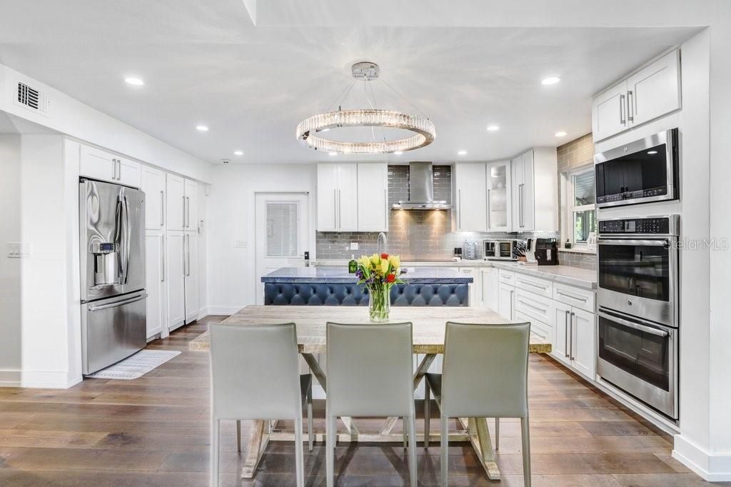 Active With Contract: $999,900 (5 beds, 3 baths, 3345 Square Feet)