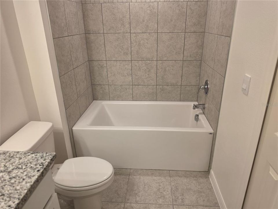 出租: $1,950 (3 贝兹, 2 浴室, 1694 平方英尺)