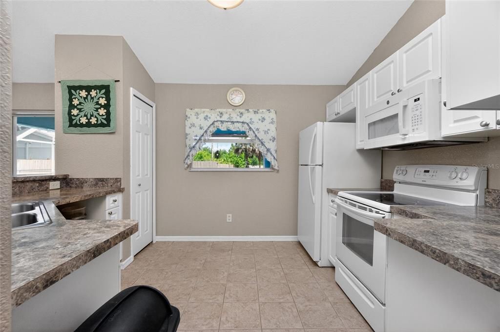 Activo con contrato: $279,900 (3 camas, 2 baños, 1318 Pies cuadrados)