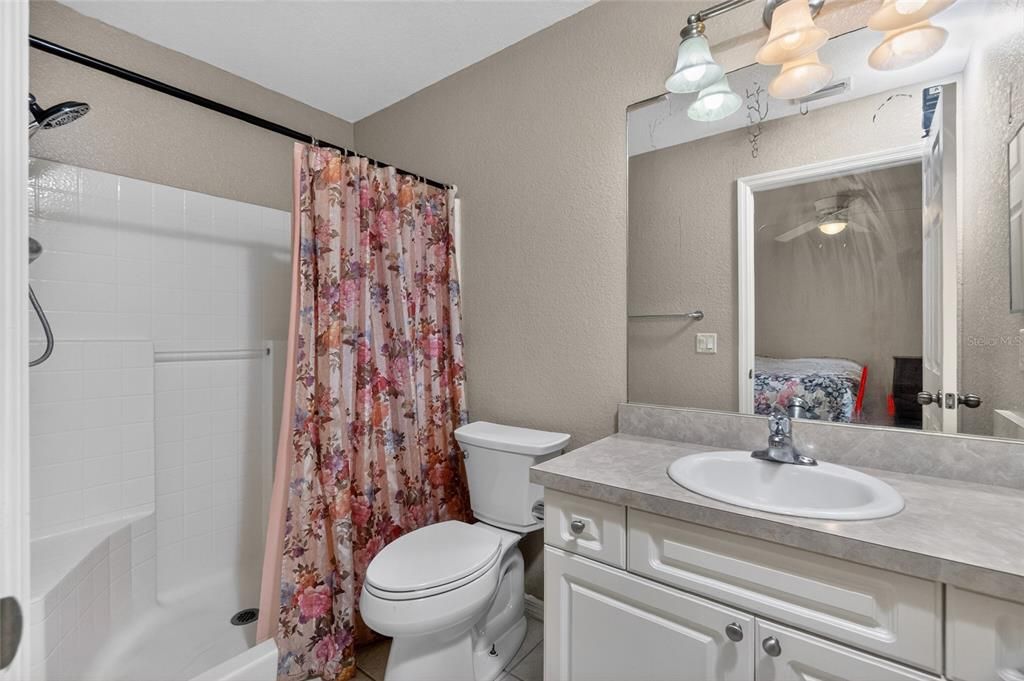 Activo con contrato: $279,900 (3 camas, 2 baños, 1318 Pies cuadrados)