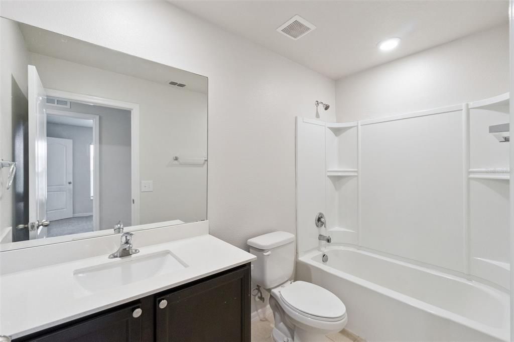 For Sale: $299,900 (3 beds, 2 baths, 1869 Square Feet)