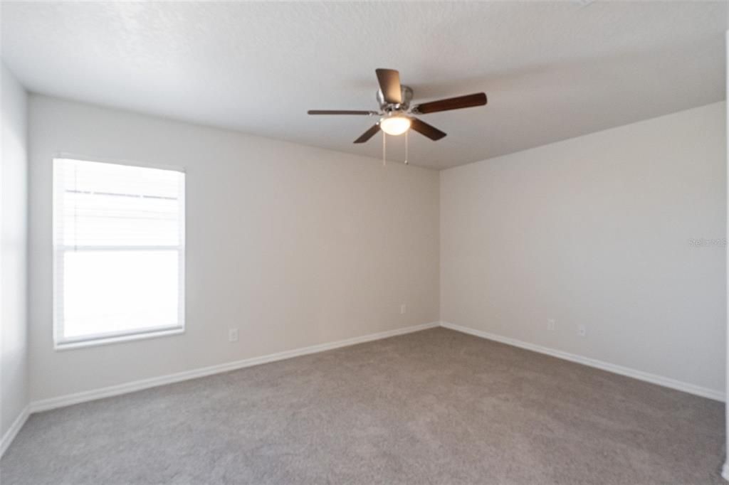 For Sale: $299,900 (3 beds, 2 baths, 1869 Square Feet)