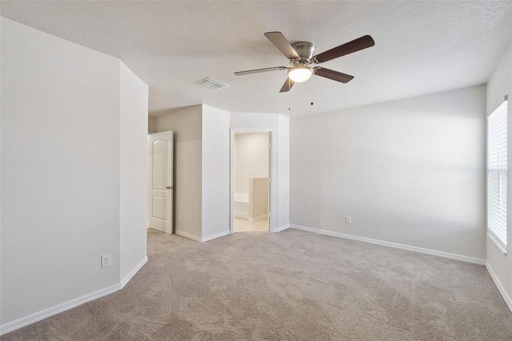 For Sale: $299,900 (3 beds, 2 baths, 1869 Square Feet)