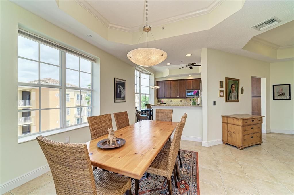 Activo con contrato: $639,000 (3 camas, 3 baños, 2134 Pies cuadrados)