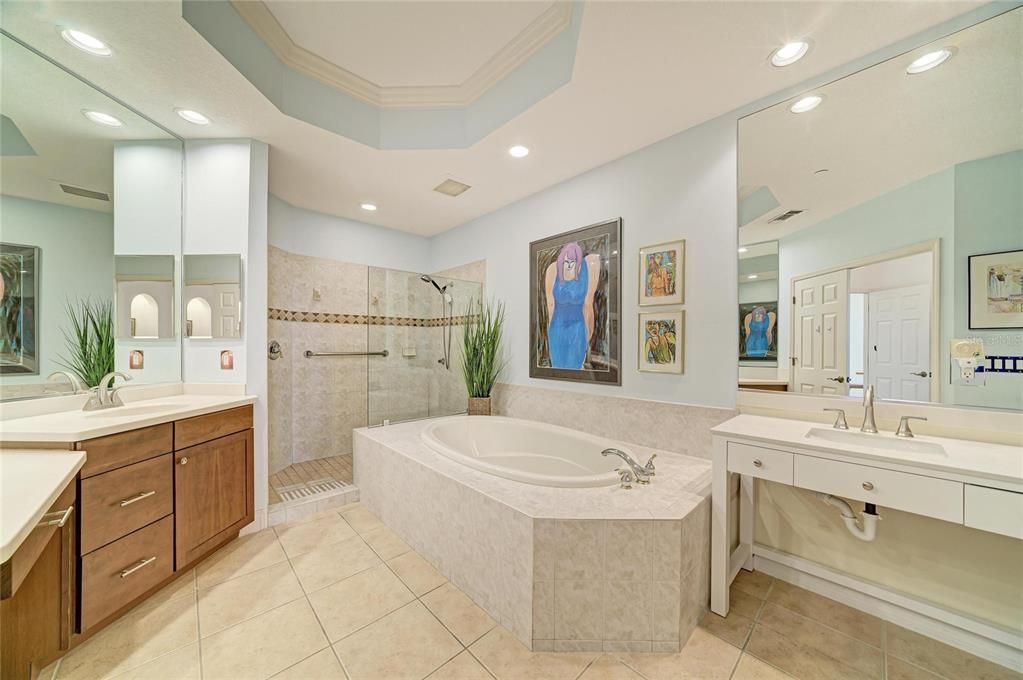 Activo con contrato: $639,000 (3 camas, 3 baños, 2134 Pies cuadrados)