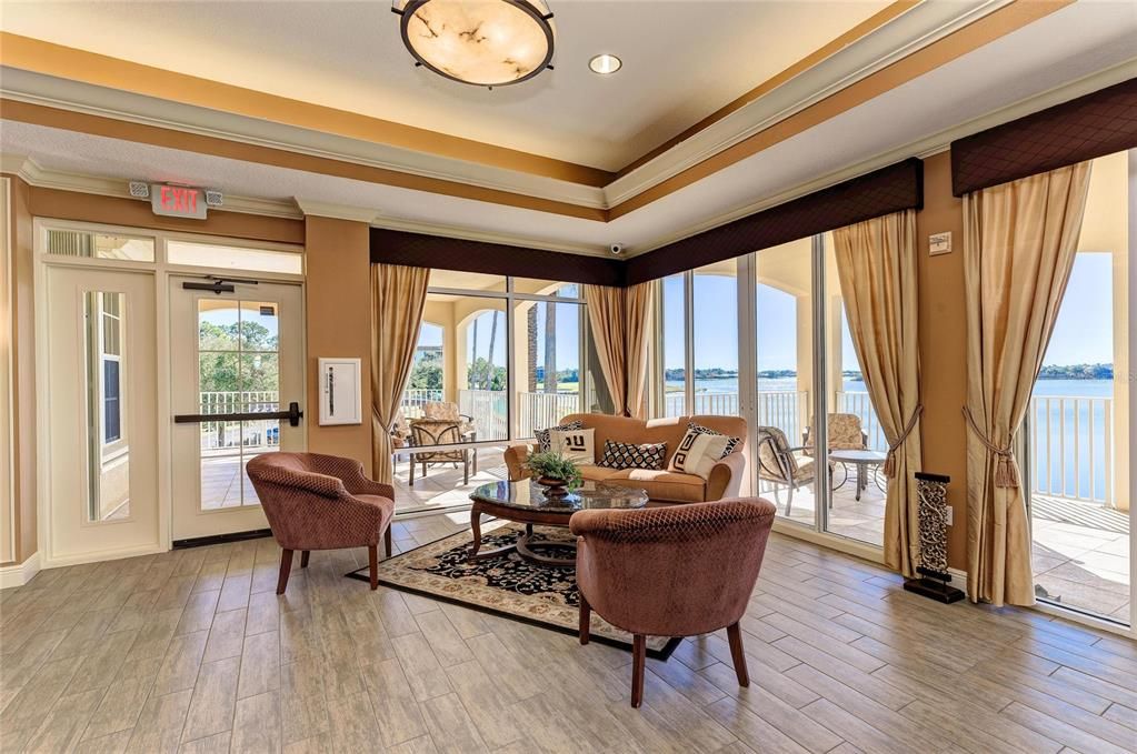 Activo con contrato: $639,000 (3 camas, 3 baños, 2134 Pies cuadrados)