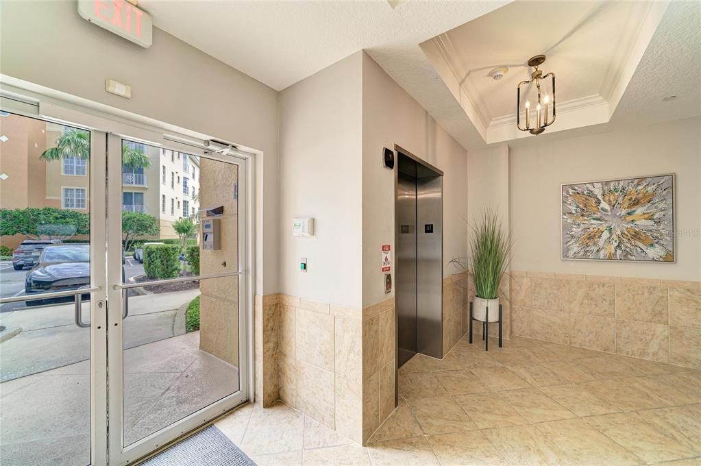 Activo con contrato: $639,000 (3 camas, 3 baños, 2134 Pies cuadrados)