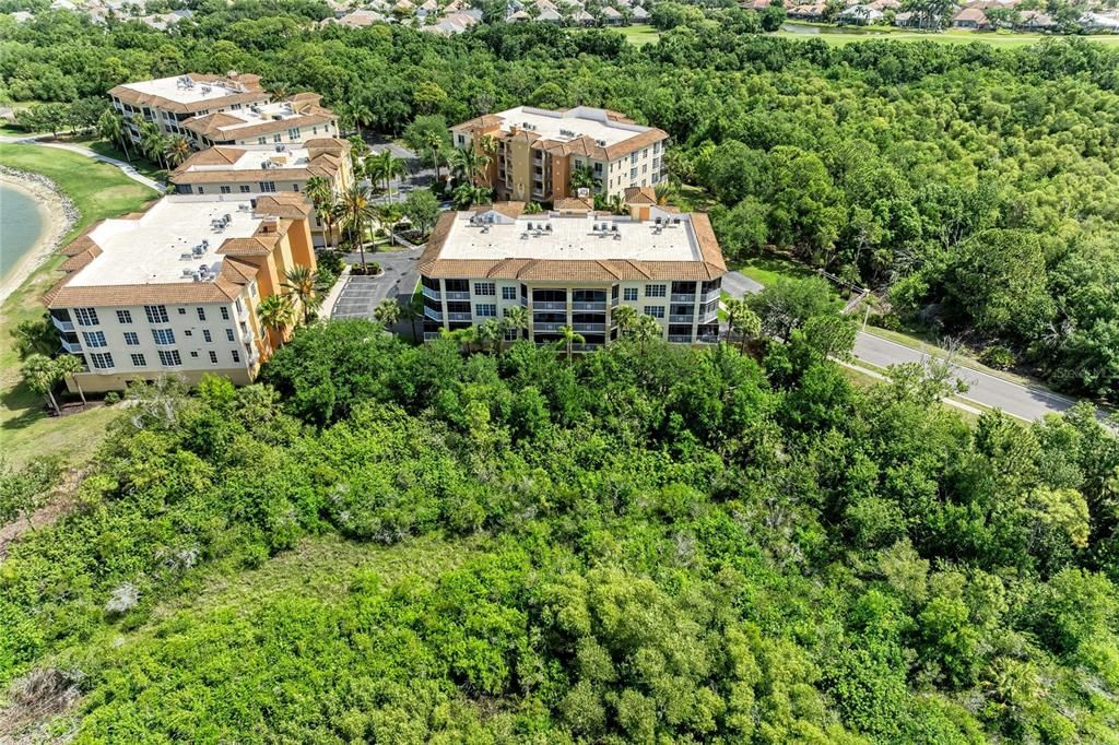 Activo con contrato: $639,000 (3 camas, 3 baños, 2134 Pies cuadrados)