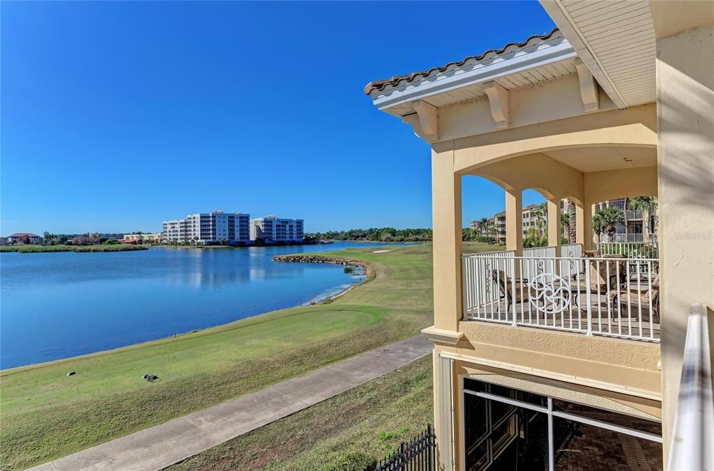Activo con contrato: $639,000 (3 camas, 3 baños, 2134 Pies cuadrados)