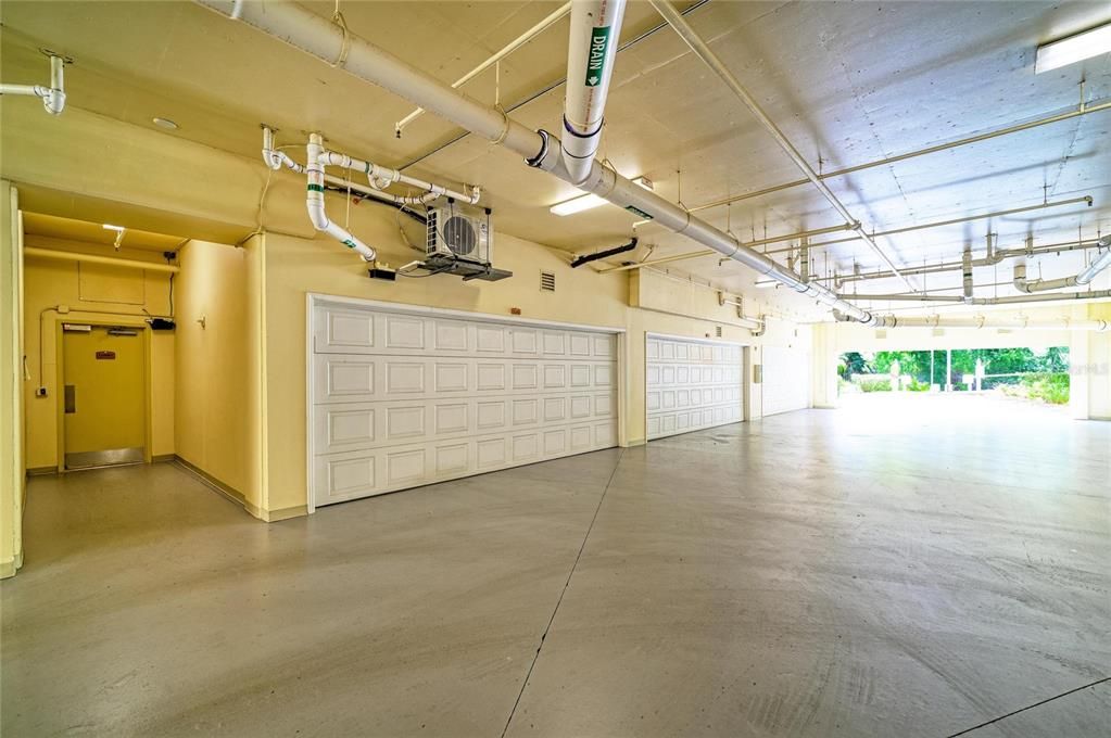 Activo con contrato: $639,000 (3 camas, 3 baños, 2134 Pies cuadrados)