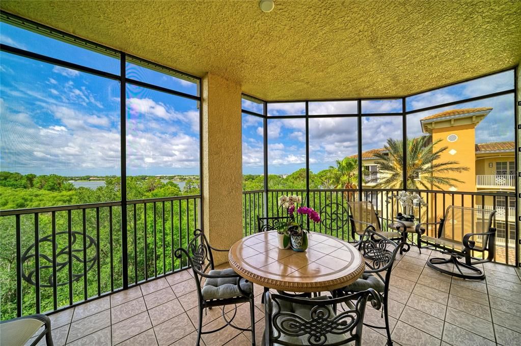 Activo con contrato: $639,000 (3 camas, 3 baños, 2134 Pies cuadrados)