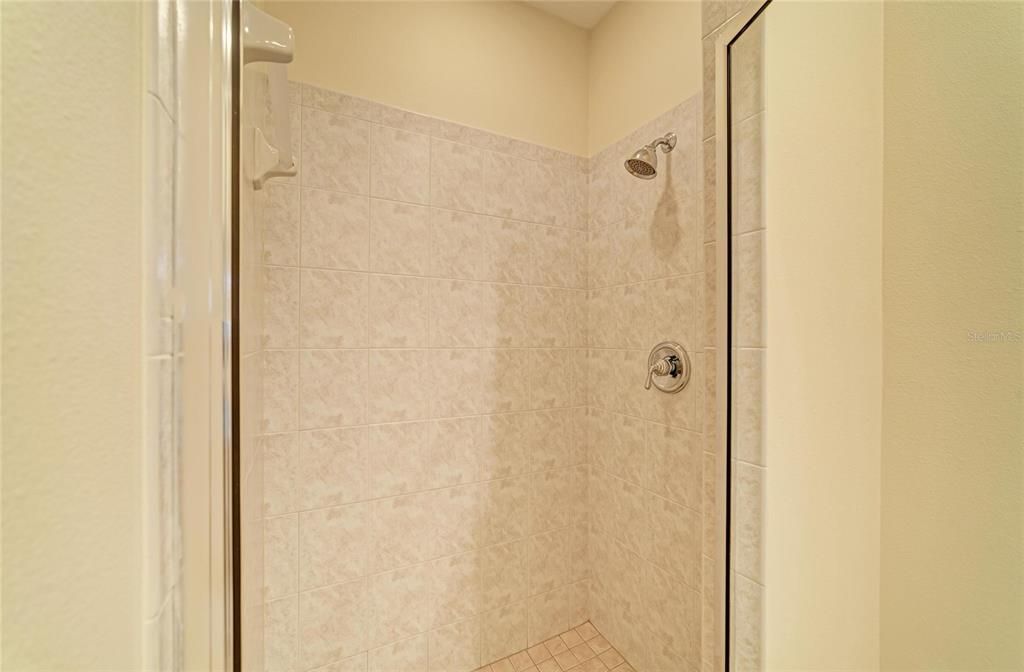 Activo con contrato: $639,000 (3 camas, 3 baños, 2134 Pies cuadrados)
