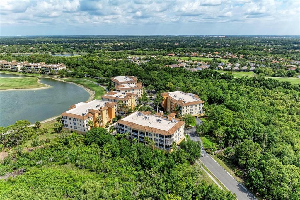 Activo con contrato: $639,000 (3 camas, 3 baños, 2134 Pies cuadrados)