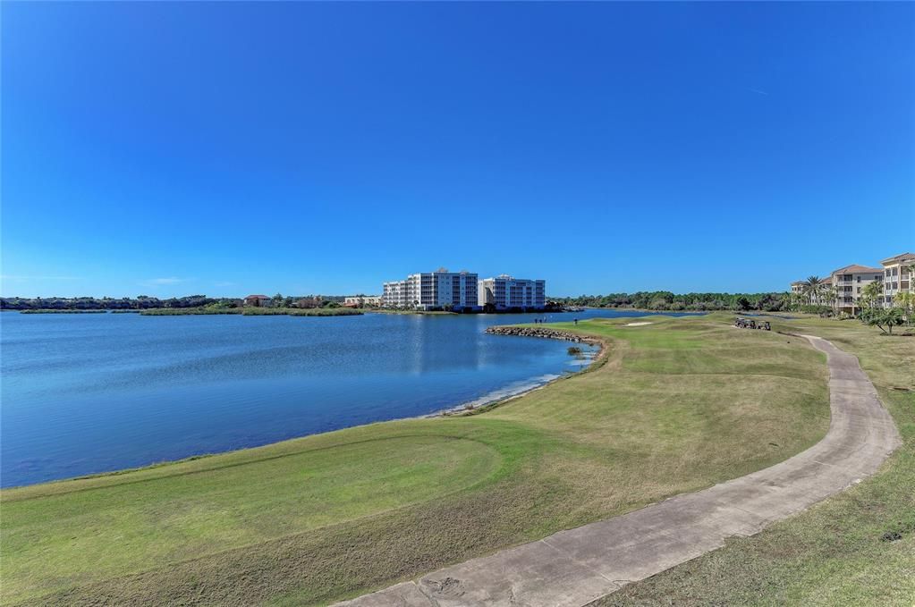 Activo con contrato: $639,000 (3 camas, 3 baños, 2134 Pies cuadrados)