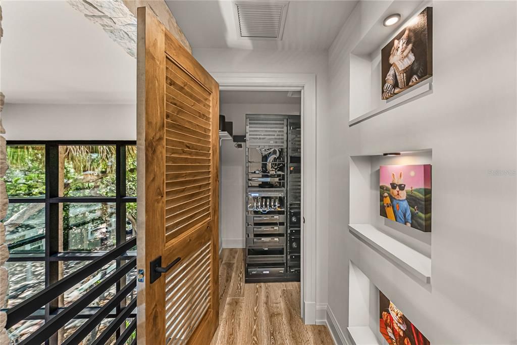 En Venta: $3,299,000 (3 camas, 3 baños, 3808 Pies cuadrados)