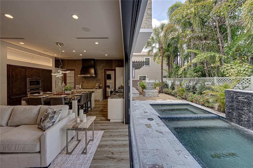 En Venta: $3,299,000 (3 camas, 3 baños, 3808 Pies cuadrados)