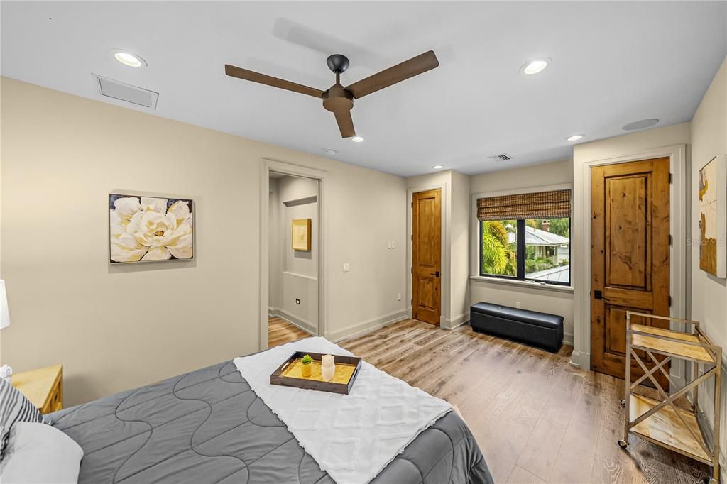 En Venta: $3,299,000 (3 camas, 3 baños, 3808 Pies cuadrados)