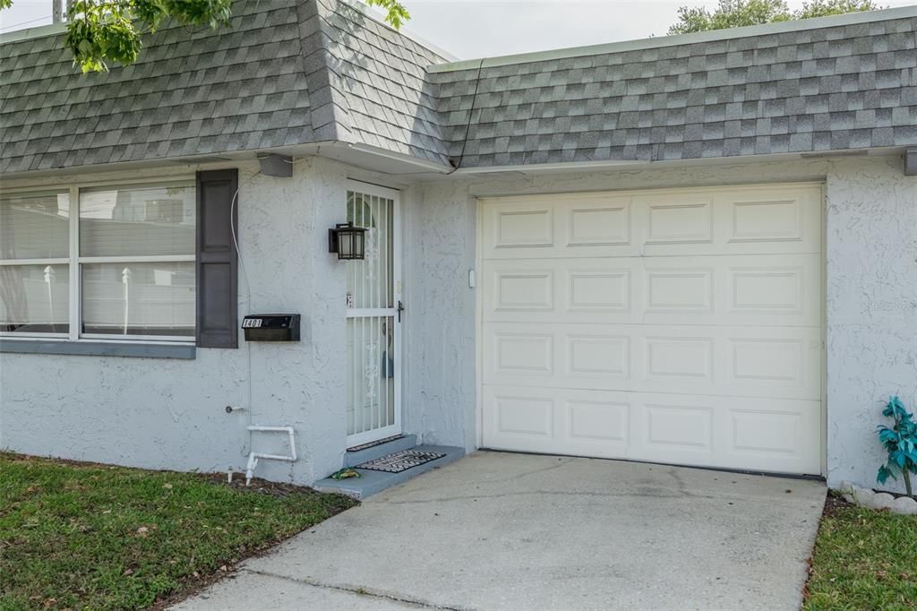 Active With Contract: $149,900 (2 beds, 2 baths, 1124 Square Feet)
