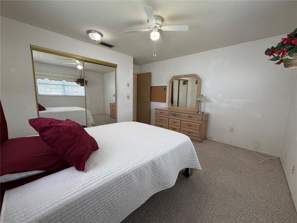 Active With Contract: $149,900 (2 beds, 2 baths, 1124 Square Feet)